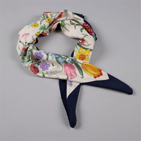 foulard gucci classico vecchie collezioni|Ma foulard di Gucci non è sinonimo solo di Flora.